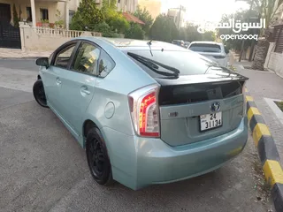  7 تويوتا بريوس موديل 2012 نظيفة جدا للبيع بسعر مغري جدا