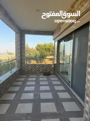  1 فيلا سكنيه بالسلط للبيع زي وادي الحمامرة واصل جميع الخدمات ومنطقة هادئة قريبة من الاسواق