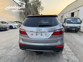  4 Hyundai Grand Santa Fe XL Limited