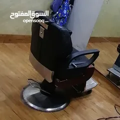  2 كرسي حلاقه بحالة ممتازه