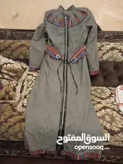  26 ملابس للبيع بسعر حررررق بحال الوكاله يتوفر  بلاطين جينز ،،،فساتين  شيفون ،، بلايز  مقاس 40,,,,42