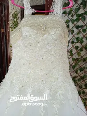  1 فستان زفاف بدون طرحه للبيع