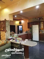  4 منزل مستقل للبيع مساحة 442 مكون من طابقين  الطابق الاول مستقل وشقتين الطابق الثاني كل شقه مستقله