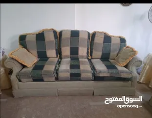  3 طقم كنب بوضع جيد 7 مقاعد البيع بسبب السفر