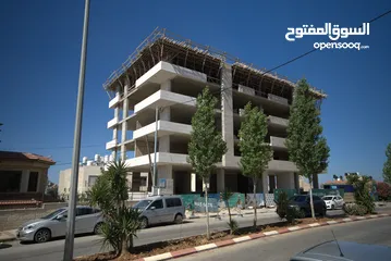  9 مكتب باطلالة مباشرة على مبنى تلفزيون فلسطين بمساحة صافية 69 متر في الطابق السادس