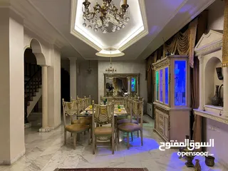  1 ڤيلا للبيع في تلاع العلي منطقة راقية وهادية جداً شارع المحمدية جميع الخدمات بجانب الڤيلا موقع رائع