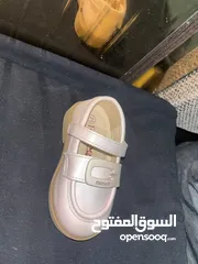  17 أضيفي لمسة من السحر على إطلالة أميرتك الصغيرة مع تشكيلتنا المميزة من ملابس البنات الأنيقة و أحذيتها