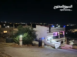  12 بيت للبيع بداعي السفر الموقع المفرق بلعما الحي الشمالي بجانب مسجد خالد بن الوليد  المالك الشيخ ماجد