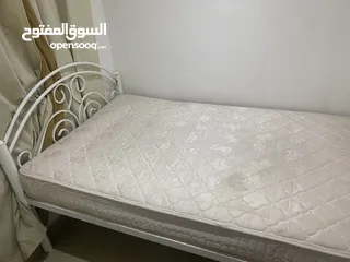  4 سرير حديد عرض 120  cm + مرتبة بحالة ممتازة