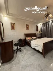  8 شقه دوبلكس ارضي طابقين مفروشه للإيجار بمدخل خاص منفصل عن باقي العماره مع كراج خاص خصوصيه تامه