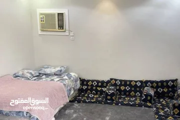  2 للاجار ادوار مقسم غرف نوم ويوجد فيها مكيف   for rent bedrooms