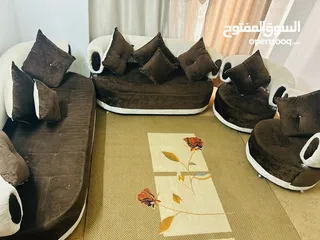  1 غرفة جلوس بحالة جيدة