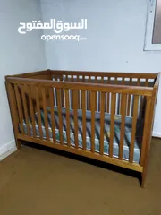  8 سرير اطفال ماركة  Mothercare  صناعة بريطانيه    أبعاده  140 *70*88