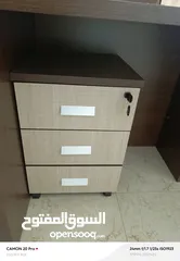  6 كنب بالإضافة الى مكتب وكرسي