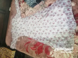  3 فساتين سهره بحالة الوكاله بسعر مغري لداعي السفر