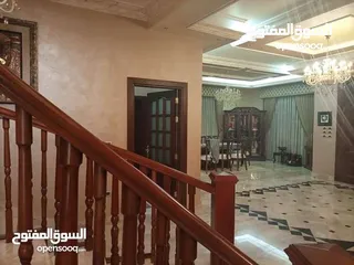  18 الظهير فيلا مستقله فخمه جدا فن معماري عاليه ومطله اجمل موقع مكون من اكثر من سكنه