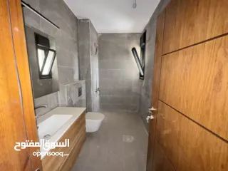  3 شقق للبيع في عين منجد
