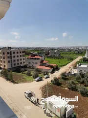  9 شقه 205م طابق ارضي مدخل خاص وكراج خاص وساحه للبيع على شارع البترا شرق اربد مول قراند وكازيه الرجوب