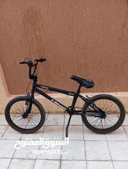  2 "قاري ( BMX ) مستعمل نظيف جدًا باللون الأسود مع بريكات أمامي وخلفي" ...............................