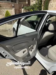  13 Nissan Sunny 2016