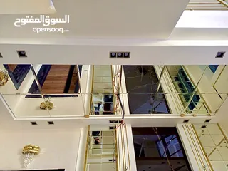  3 متخصصون في جميع أعمال السيكوريت وقواطع المكاتب والزجاج والمرايا