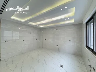  21 شقة شبه ارضي مساحة 200م وحديقة 250م مميزة للبيع بخلدا بسعر مميز تشطيبات مميزة (مشروع 111)