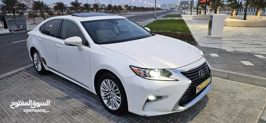  1 2017 Lexus ES350. Pearl white. Excellent condition