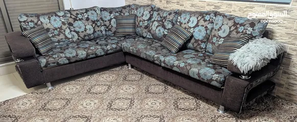  3 طقم كورنر بحالة جيدة