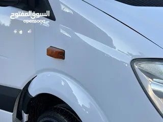  11 باص مرسيدس سبرنتر فان موديل 2011 شصي قصير بحاله ممتازه لون ابيض مميز مش بحاجه لأي نوم من الصيانه
