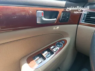  3 هيونداي جينيسس 2013