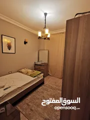  7 للبيع بنتهاوس أمام الجامعة الأمريكية تشطيب كامل بالفرش مساحة 271 متر كمبوند village gate - palm hil