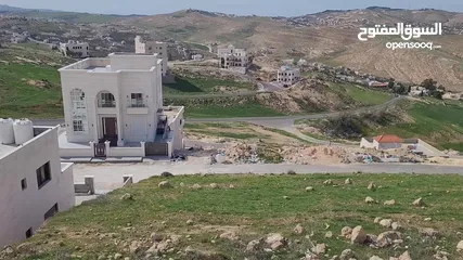  8 أرض مرتفعة ذات إطلالة خلابة في أجمل مناطق شفا بدران