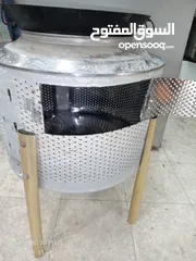  1 منقل حطب دائري الشكل مثل ما هو بالصوره يوضع عليه صاج القلي بشكل محكم وثابت