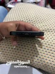  4 iPhone 15 جهاز