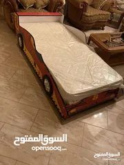  2 سرير على شكل سياره