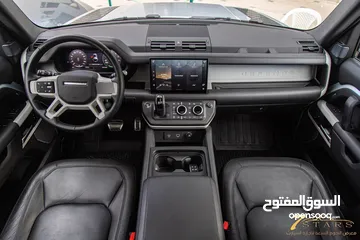  23 Land Rover Defender 2024 Hse  Black Edition Plug in hybrid   السيارة وارد و كفالة الشركة