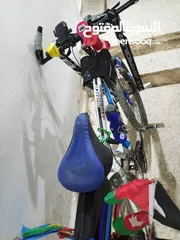  4 بسكليت جنط 26 ما فيه ولا غلطة البسكليت بحالة الوكالة استخدام6  البسكليت عليه علبة مي والي بتمسك عل