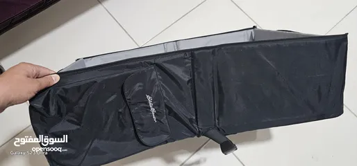  2 سرير سفر للأطفال الرضع  أو سرير مخصص لتغيير الحفاضات في الخارج  ملاحظة يوجد هدية مجانية عند الشراء