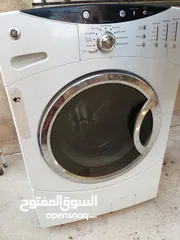  1 غساله اكثر من رائعه مستعمله بتنضف الاواعي و لتوسع وجبتين غسيل