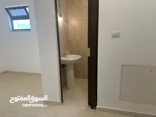  2 فيلا 3 طوابق للإيجار السنوي
