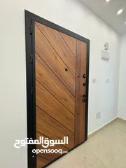  21 شقة لقطة للبيع شبه أرضي شارع المطار النخيل  شبه ارضي مساحة 183م وترس خارجي 170 م ومسبح خاص وكراج خاص
