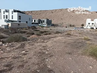  3 ثلاث أراضي سكنية للبيع في مرتفعات بوشر خلف منطقة المنى