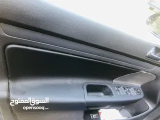  12 جولف 2005 بحاله جيده جدا دهان جديد تنجيد جديد هيئه اماميه جديده كوشوك جديد و ماتور جديد السياره نظفه