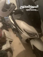  5 Aprilia SXR 160
