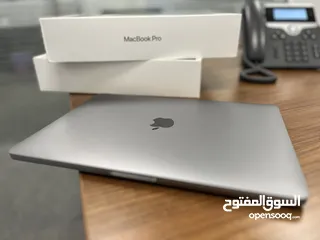  7 للبيع مثل الجديد MacBook Pro M2 2022