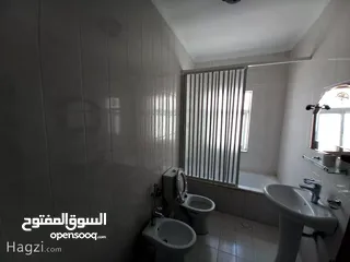  2 شقة غير مفروشة للإيجار 200م2 ( Property 16705 ) سنوي فقط