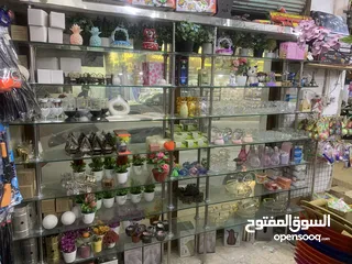  2 ستاند ( ارفف زجاج وعمدان كروم اصلي )