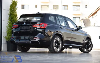  4 بي ام دبليو الفئة الثالثة iX3 كهربائية بالكامل 2024 BMW iX3 eDrive EV M Sport Night Package