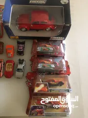  2 سيارات ألعاب صغيرة وكبيرة ومعدنية للهواة للبيع كمجموعة كاملة أو مفرق لكن السعر بيختلف كثير...