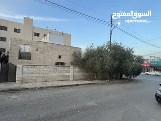  6 منزل مميز للبيع((مرخص تجاري))الزرقاء حي الجندي ارض550م البناء 200م عداد كهرباء2 عداد مياه2